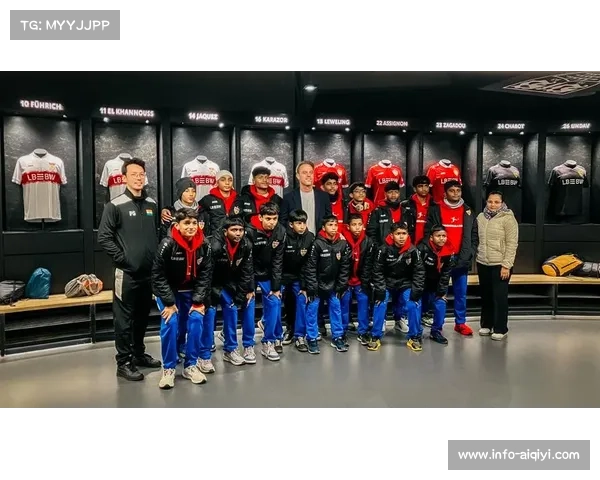 德甲青训营开放日：小球员体验职业队训练